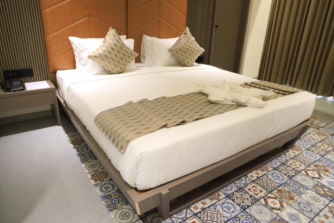 Krown Palace Resort 锡尔瓦萨 外观 照片