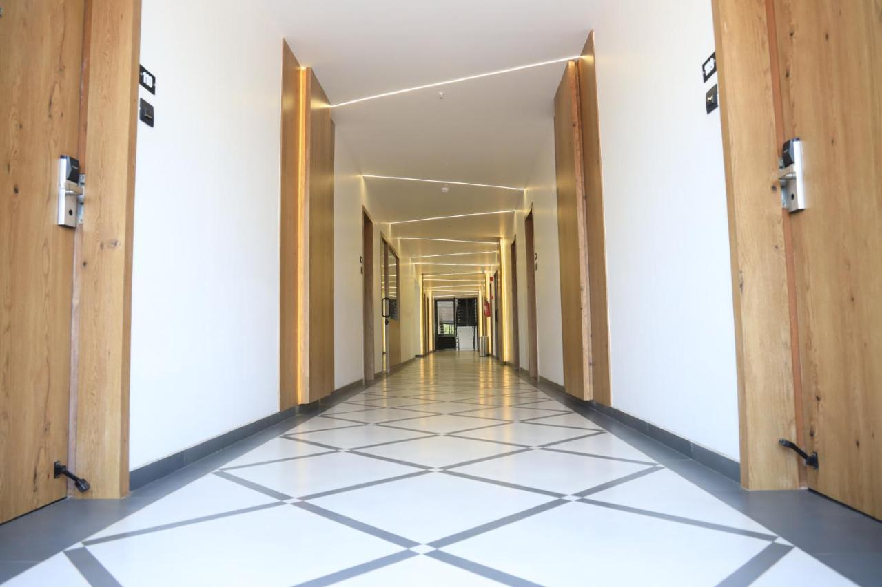 Krown Palace Resort 锡尔瓦萨 外观 照片