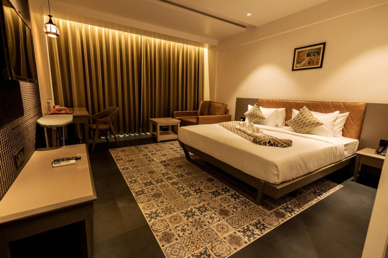 Krown Palace Resort 锡尔瓦萨 外观 照片