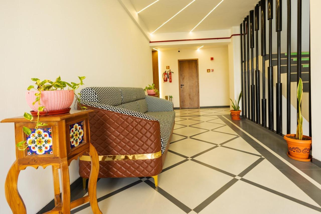 Krown Palace Resort 锡尔瓦萨 外观 照片