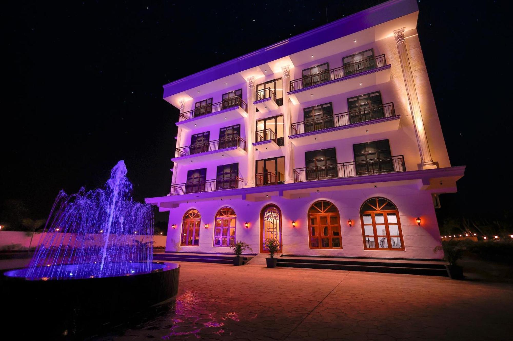 Krown Palace Resort 锡尔瓦萨 外观 照片