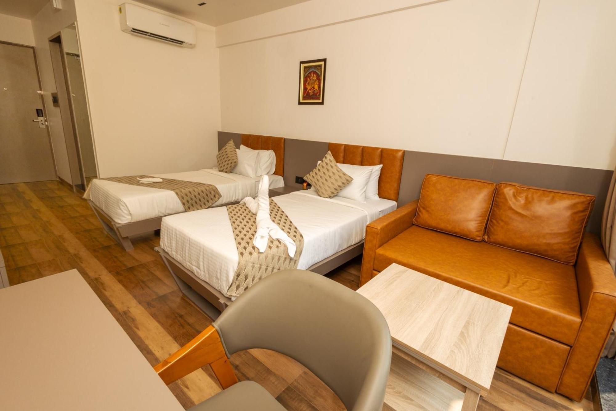 Krown Palace Resort 锡尔瓦萨 外观 照片
